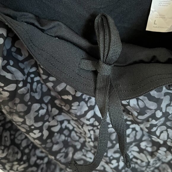 Fabletics Shorts - Picture 4 of 6